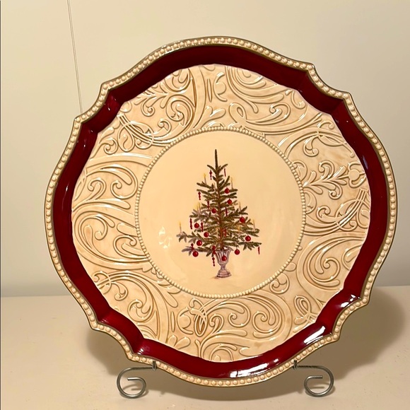 Grasslands Road Winter Setting 16 1/2” Christmas Tree Round Platter with Stand - Picture 1 of 8